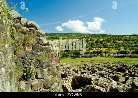 Zone archéologique Nuraghe de Barumini. Site du patrimoine de l'UNESCO. Province de Sardaigne du Sud, Italie Banque D'Images