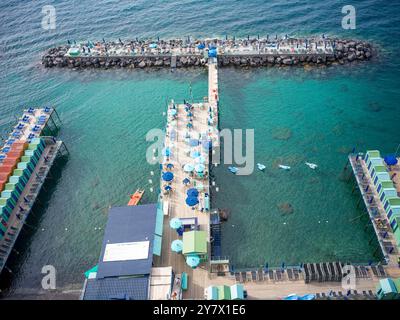 Spiaggia Pubblica Sorrente, plage publique de Sorrente, Sorrente, Golfe de Naples, ville métropolitaine de Naples, Campanie, Italie du Sud, Italie, Europe, Banque D'Images