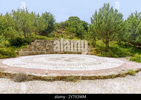 Amphithéâtre dans le jardin d'Hippocrate près de Mastichari sur l'île de Kos en Grèce Banque D'Images