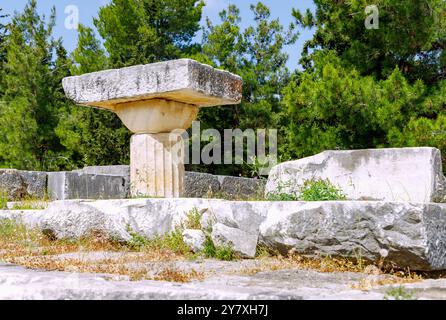 Asklipieion (Asklipion) sur l'île de Kos en Grèce : terrasse supérieure, autel du grand temple d'Asklipios (Temple d'Asklipios, Temple d'Asklipios) Banque D'Images