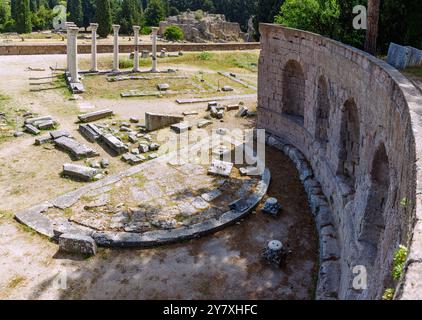 Asklipieion (Asklipion) sur l'île de Kos en Grèce : terrasse centrale, colonnes ioniques, Temple Apollon (Temple d'Apollon, Temple d'Apollon) Banque D'Images