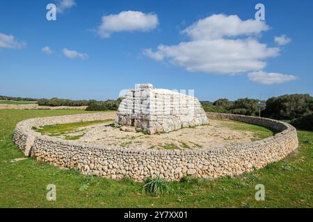 Naveta des Tudons, prototalayote, Ciutadella, Minorque, Iles Baléares, Espagne Banque D'Images