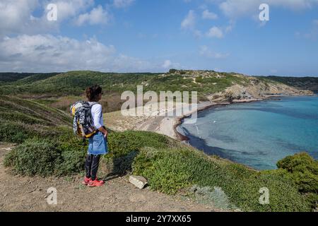 Randonnée sur la plage de Tortuga, Parc naturel de s'Albufera des Grau, Minorque, Iles Baléares, Espagne Banque D'Images