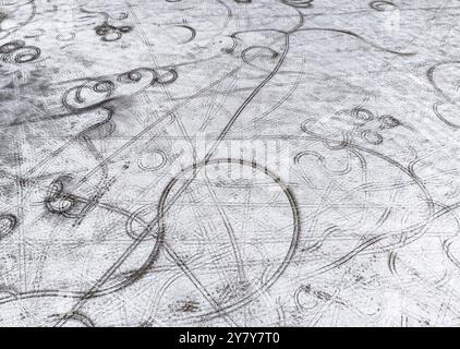 Vue aérienne par drone des Bonneville Salt Flats dans l'ouest de l'Utah, États-Unis Banque D'Images