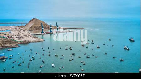 Vue aérienne du port de Chancay Mega. Situé au Pérou, en construction, futur hub maritime de l'Amérique du Sud. Chancay Lima, Pérou. Banque D'Images