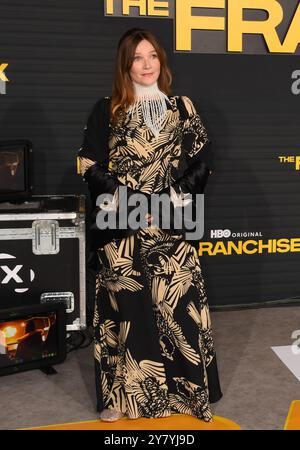 Los Angeles, CA. 1er octobre 2024. Jessica Hynes à la première édition de HBO/Max 'The franchise' au Paramount Theater le 1er octobre 2024 à Los Angeles, Californie. Crédit : Jeffrey Mayer/Media Punch/Alamy Live News Banque D'Images