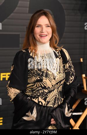 Los Angeles, CA. 1er octobre 2024. Jessica Hynes à la première édition de HBO/Max 'The franchise' au Paramount Theater le 1er octobre 2024 à Los Angeles, Californie. Crédit : Jeffrey Mayer/Media Punch/Alamy Live News Banque D'Images