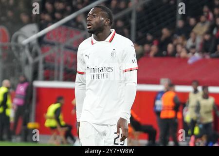 Leverkusen, Allemagne. 1er octobre 2024. Youssouf Fofana de l'AC Milan lors de la Ligue des Champions de l'UEFA, phase de Ligue, match de football du jour 2 entre Bayer Leverkusen et AC Milan le 1er octobre 2024 à la BayArena de Leverkusen, Allemagne - photo Laurent Lairys/DPPI crédit : DPPI Media/Alamy Live News Banque D'Images