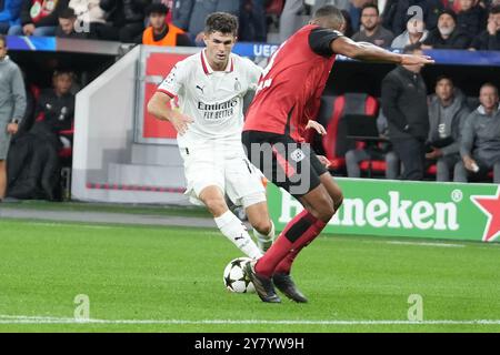 Leverkusen, Allemagne. 1er octobre 2024. Christian Pulisic de l'AC Milan lors de la Ligue des Champions de l'UEFA, phase de Ligue, match de football du jour 2 entre Bayer Leverkusen et AC Milan le 1er octobre 2024 à la BayArena de Leverkusen, Allemagne - photo Laurent Lairys/DPPI crédit : DPPI Media/Alamy Live News Banque D'Images