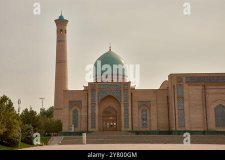 Tachkent, Ouzbékistan;septembre,16,2024;la mosquée Hazrati Imam et le complexe de la Madrasah à Tachkent, Ouzbékistan, est un exemple remarquable d'archit islamique Banque D'Images