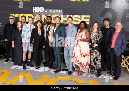 Los Angeles, États-Unis. 1er octobre 2024. Sam Mendes, Amy Gravitt, Daniel Bruhl, Ruaridh Mollica, Darren Goldstein, Aya Cash, Hamesh Patel, Billy Magnussen, Isaac Powell, Lolly Adefope, Jessica Hynes, Jon Brown et Armando Iannucci assistent aux arrivées de la franchise de HBO au Paramount Theater de Los Angeles, CA, le 1er octobre 2024. (Photo de Corine Solberg/Sipa USA) crédit : Sipa USA/Alamy Live News Banque D'Images