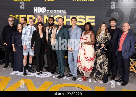 Los Angeles, États-Unis. 1er octobre 2024. Sam Mendes, Amy Gravitt, Daniel Bruhl, Ruaridh Mollica, Darren Goldstein, Aya Cash, Hamesh Patel, Billy Magnussen, Isaac Powell, Lolly Adefope, Jessica Hynes, Jon Brown et Armando Iannucci assistent aux arrivées de la franchise de HBO au Paramount Theater de Los Angeles, CA, le 1er octobre 2024. (Photo de Corine Solberg/Sipa USA) crédit : Sipa USA/Alamy Live News Banque D'Images