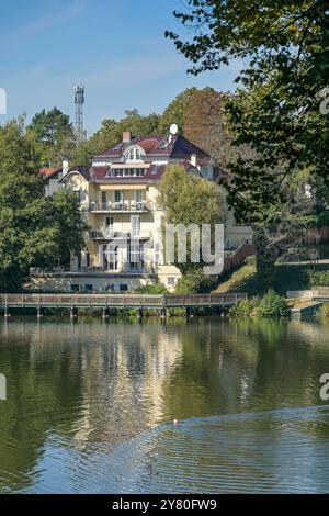 Altbau, Wohnhaus am Halensee, Grunewald, Charlottenburg-Wilmersdorf, Berlin, Deutschland *** immeuble ancien, immeuble résidentiel à Halensee, Grunewald, Charlottenburg Wilmersdorf, Berlin, Allemagne Banque D'Images