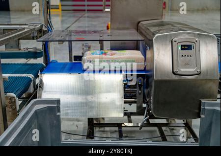 Bully-les-Mines (Nord de la France) : L'usine Naturopera, fabricant de produits d'hygiène et de beauté bio. Naturopera est le leader en écologie Banque D'Images