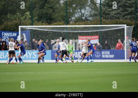 Everton FC contre Manchester Utd FC Barclays Super League femme. WALTON HALL PARK STADIUM, ANGLETERRE - 30 SEPTEMBRE 2024 Goalmouth action lors du match de Super League féminine Barclays entre Everton FC et Bristol City FC au Walton Hall Park Stadium le 30 septembre 2024 à Liverpool Angleterre ( Banque D'Images