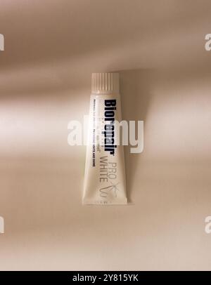 Dentifrice Biorepair Pro White. Banque D'Images