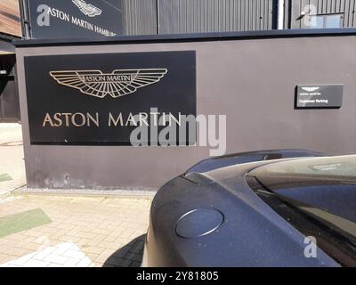 Stockbilder 10/2024 Aston Martin Autohaus *** photos stock 10 2024 concessionnaire automobile Aston Martin Copyright : xLobeca/RalfxHomburgx Banque D'Images