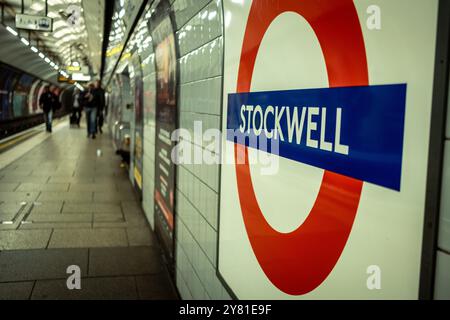 LONDRES- 13 SEPTEMBRE 2024 : station de métro Stockwell. Une station de métro du sud de Londres sur la Victoria Line Banque D'Images