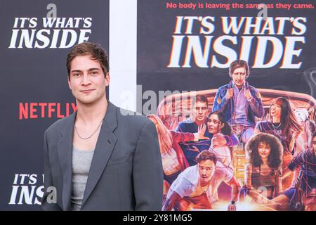 Hollywood, États-Unis. 1er octobre 2024. HOLLYWOOD, LOS ANGELES, CALIFORNIE, États-Unis - 01 OCTOBRE : James Morosini arrive au Beyond Fest 2024 - Los Angeles première de « It's What's Inside » de Netflix qui s'est tenue au Egyptian Theatre Hollywood le 1er octobre 2024 à Hollywood, Los Angeles, Californie, États-Unis. (Photo de Xavier Collin/image Press Agency) crédit : image Press Agency/Alamy Live News Banque D'Images