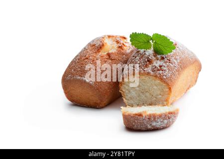 Mini gâteaux de pain isolés sur fond blanc Banque D'Images