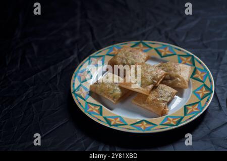 Martabak telur cuisine traditionnelle d'Indonésie Banque D'Images