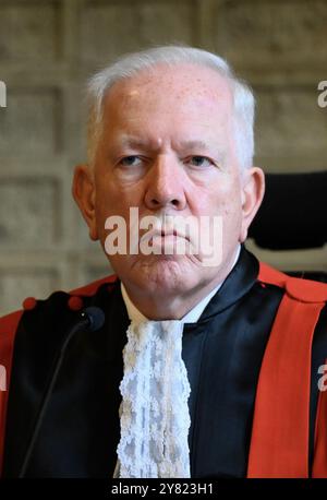 Le président du tribunal Philippe Gorle est photographié lors de la séance de constitution du jury lors du procès d'assises de G. Vanwyngaerden, 26 ans, de Liège, accusé du meurtre d'Eric Wilkin, à Liège, mercredi 02 octobre 2024. Le résident de Saint-Georges, âgé de 43 ans, a été mortellement heurté par une voiture après une altercation et une poursuite en voiture. BELGA PHOTO JOHN THYS Banque D'Images