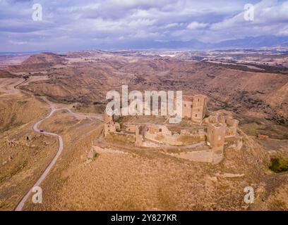 Château de Montearagón, XI siècle, municipalité de Quicena, Huesca, déclaré Monument National en 1931, cordillera pirenaica, provincia de Huesca, Ara Banque D'Images