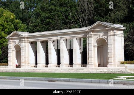 Le Mémorial de Bayeux aux disparus, qui commémore plus de 1 800 victimes du Commonwealth. Banque D'Images