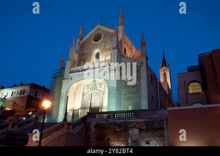 Église San Jeronimo El Real, vue de nuit. Madrid. Espagne. Banque D'Images