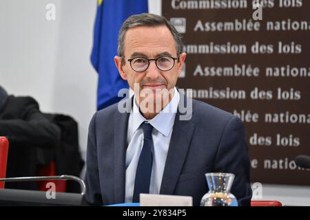 Paris, France. 02 octobre 2024. Audition du ministre français de l’intérieur Bruno Retailleau, à l’Assemblée nationale française, convoqué devant la Commission des lois pour détailler sa feuille de route devant les députés le 2 octobre 2024. Dès son entrée en fonction, le ministre de l’intérieur, ancien sénateur LR, a fixé son cap : le rétablissement de l’ordre et de la sécurité sur le territoire français. Photo de Tomas Stevens/ABACAPRESS. COM Credit : Abaca Press/Alamy Live News Banque D'Images