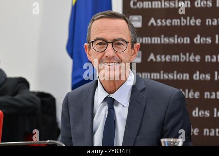 Paris, France. 02 octobre 2024. Audition du ministre français de l’intérieur Bruno Retailleau, à l’Assemblée nationale française, convoqué devant la Commission des lois pour détailler sa feuille de route devant les députés le 2 octobre 2024. Dès son entrée en fonction, le ministre de l’intérieur, ancien sénateur LR, a fixé son cap : le rétablissement de l’ordre et de la sécurité sur le territoire français. Photo de Tomas Stevens/ABACAPRESS. COM Credit : Abaca Press/Alamy Live News Banque D'Images