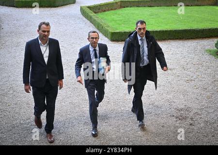 Paris, France. 02 octobre 2024. Le ministre français de l’intérieur Bruno Retailleau arrive à l’Assemblée nationale française pour une audition. Convoqué devant la Commission du droit pour détailler sa feuille de route devant les députés le 2 octobre 2024. Dès son entrée en fonction, le ministre de l’intérieur, ancien sénateur LR, a fixé son cap : le rétablissement de l’ordre et de la sécurité sur le territoire français. Photo de Tomas Stevens/ABACAPRESS. COM Credit : Abaca Press/Alamy Live News Banque D'Images