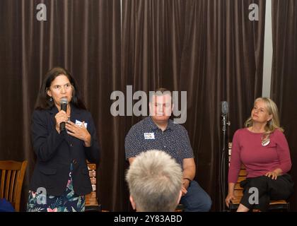 Alameda, CA - 11 septembre 2024 : Trish Herrera Spencer, candidate au conseil municipal d'Alameda, prononcera une allocution lors de la réunion du Club démocratique de la ville d'Alameda Banque D'Images