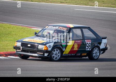 Jake Margalies dans sa Ford Escort XR3i lors de la course Classic Touring car Racing Club 2023 à Snetterton, Norfolk, Royaume-Uni. Banque D'Images