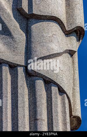 Détail en gros plan des robes de la statue du Christ Rédempteur sur la montagne Corcovado, Rio de Janeiro, Brésil Banque D'Images