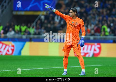 Yann Sommer du FC Internazionale Gestures lors du match de football UEFA Champions League 2024/25 phase - Matchday2 entre le FC Internazionale et le FC Crvena Zvezda au stade San Siro. Score final ; Inter 4 : 0 Crvena Zvezda. Banque D'Images