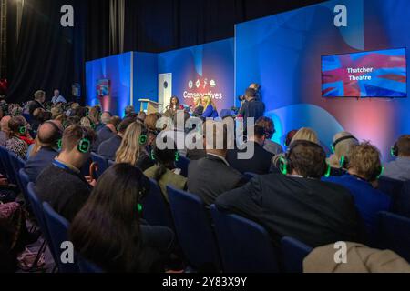 International Convention Centre, Birmingham, Royaume-Uni. Lundi 30 septembre 2024. Le deuxième jour de la conférence du Parti conservateur. L'Organisation des femmes conservatrices accueille chacun des candidats à la direction dans une série de questions-Réponses Le deuxième jour a vu le tour du député Kemi Badenoch. Banque D'Images