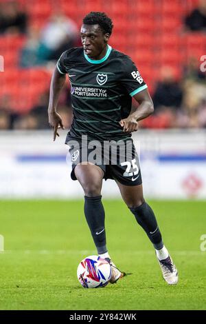 2 octobre 2024 ; stade Bet365, Stoke, Staffordshire, Angleterre; EFL Championship Football, Stoke City contre Portsmouth ; Abdoulaye Kamara de Portsmouth Banque D'Images