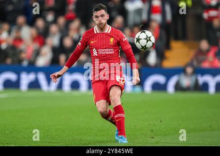 Liverpool, Royaume-Uni. 02 octobre 2024. Andy Robertson de Liverpool traverse le ballon lors du match de l'UEFA Champions League - League Stage match Liverpool vs Bologna à Anfield, Liverpool, Royaume-Uni, le 2 octobre 2024 (photo de Craig Thomas/News images) à Liverpool, Royaume-Uni, le 02/10/2024. (Photo de Craig Thomas/News images/SIPA USA) crédit : SIPA USA/Alamy Live News Banque D'Images