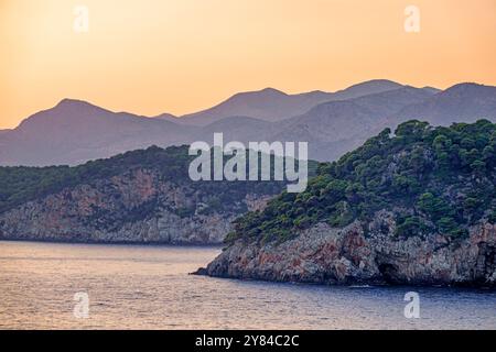 Dubrovnik Croatie, mer Adriatique Méditerranée, Kolocep Kalamota île, îles Elaphiti, chaîne de montagnes Srdj Alpes dinariques, Balkans croates Europe Europea Banque D'Images