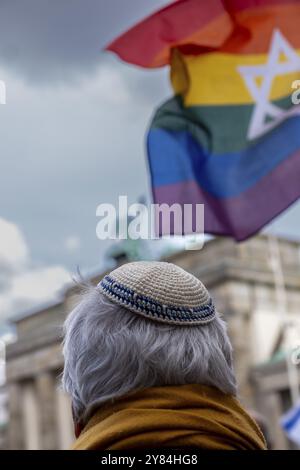 Allemagne, Berlin, 22 octobre 2023, rassemblement de solidarité pour Israël. Rassemblement debout contre la terreur, la haine et l’antisémitisme, dans la solidarité et la compassion Banque D'Images