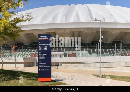 State Farm Center est un stade de l'Université de l'Illinois qui accueille les équipes de basketball et de lutte Fighting Illini. Banque D'Images