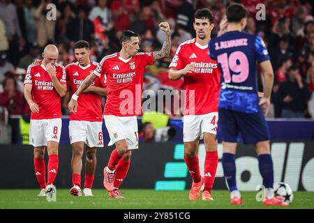 Lisbonne, France, Portgual. 2 octobre 2024. Angel di MARIA de Benfica célèbre son but avec ses coéquipiers lors du match MD2 de l'UEFA Champions League, League phase entre SL Benfica et Atletico de Madrid à l'Estadio da Luz le 02 octobre 2024 à Lisbonne, Portugal. (Crédit image : © Matthieu Mirville/ZUMA Press Wire) USAGE ÉDITORIAL SEULEMENT! Non destiné à UN USAGE commercial ! Banque D'Images