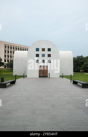 Austin, TX, USA - 1er juin 2024 - Un bâtiment universitaire dans le campus de l'Université du Texas Banque D'Images