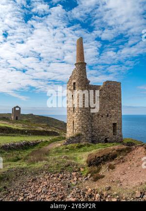 Ruine de l'Occident une papule Owles Tin Mine engine house, utilisé comme lieu de tournage pour une papule des loisirs dans le BBC Poldark série télé, Botallack, Cornwall, England, UK Banque D'Images