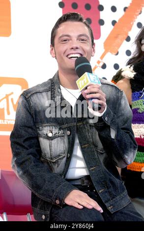 Milan Italie 06/10/2003 : Tiziano Ferro, chanteur italien, concert live pendant le MTV - total Request Live Banque D'Images