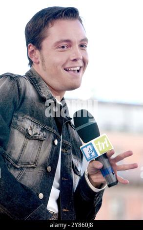 Milan Italie 06/10/2003 : Tiziano Ferro, chanteur italien, concert live pendant le MTV - total Request Live Banque D'Images