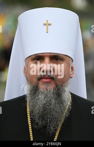 Lviv, Ukraine - 1er octobre 2024 : le métropolite Epiphane de Kiev et toute l'Ukraine au cimetière de Lychakiv pour marquer la Journée des défenseurs de l'Ukraine à Lviv. Banque D'Images