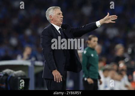 Napoli, Italie. 03 Oct, 2023. Foto Alessandro Garofalo/LaPresse 03 ottobre 2023 Napoli, Italia Sport - Calcio - Champions League 2023/2024 - Napoli vs Real Madrid - Stadio Diego Armando Maradona. Nella foto : Carlo Ancelotti (entraîneur-chef Real Madrid) 03 octobre 2023 Naples, Italie Sport - Football - Ligue des Champions 2023/2024 - Napoli vs Real Madrid Diego Armando Maradona Stadium. Sur la photo : Carlo Ancelotti (entraîneur-chef Real Madrid) crédit : LaPresse/Alamy Live News Banque D'Images