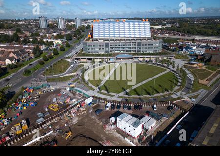 Smethwick, Sandwell, 3 octobre 2024. Le Midland Metropolitan Hospital de Smethwick, près de Birmingham, ouvrira ses portes le dimanche 6 octobre, avec six ans de retard. Le site du super hôpital, coûtant 988 millions de livres, devait être terminé en octobre 2018 avant que Carillion ne s'effondre dans l'administration. L'hôpital, situé à 4 miles du centre-ville de Birmingham, a ensuite été en proie à des problèmes après qu'une grue s'est effondrée dans le bâtiment pendant la construction en 2019, puis le site a été affecté par des retards du coronavirus avec une deuxième date de livraison de 2022 également passée. La façade a également dû être remplacée en t Banque D'Images